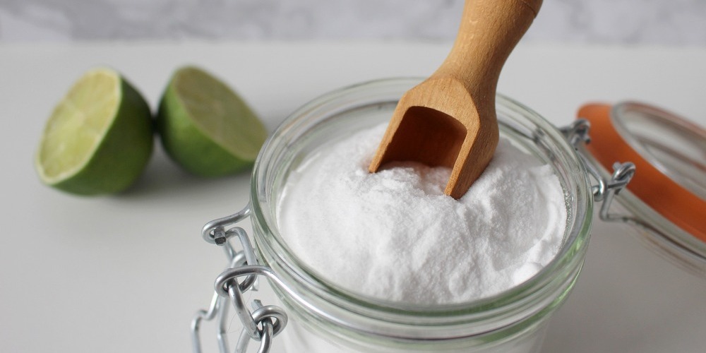 a picture of baking soda that will be used for canker sores and mouth ulcers